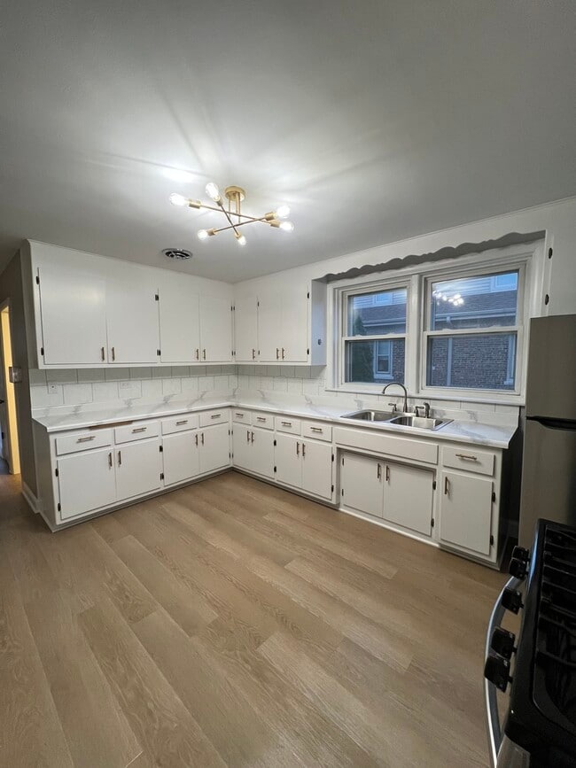 Building Photo - 6208 S Keating Ave