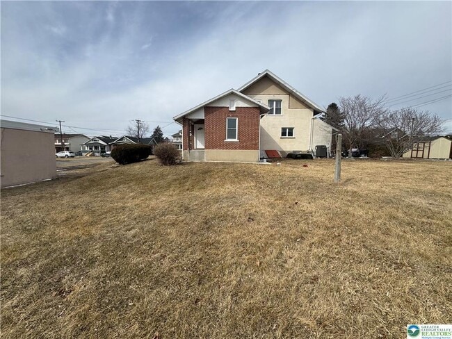 Building Photo - 807 Chestnut St