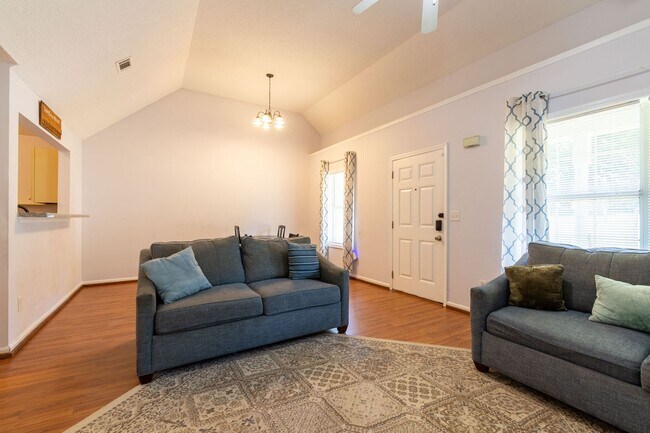 Building Photo - Charming 3 Bedroom, 2 Bath Home in Union C...