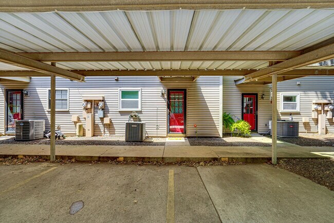 Building Photo - 2630 Kantz Dr