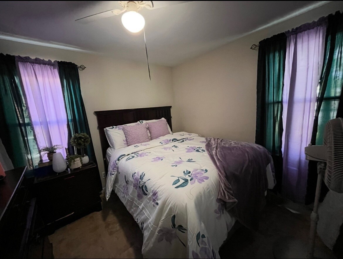 Building Photo - 24 Rocky Hill Ave