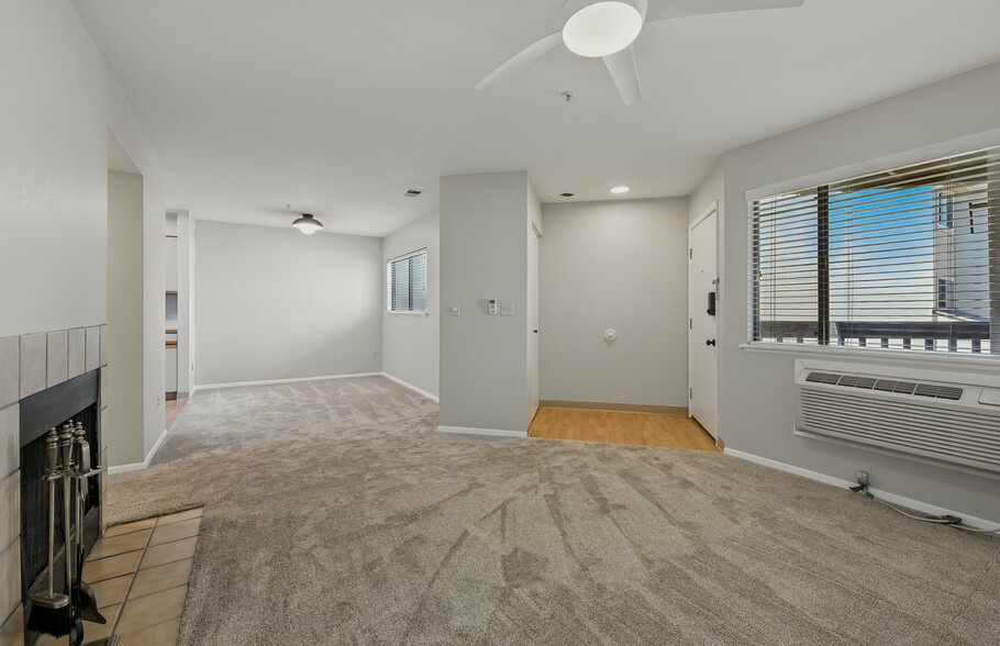 Building Photo - 5530 Stonewall Pl
