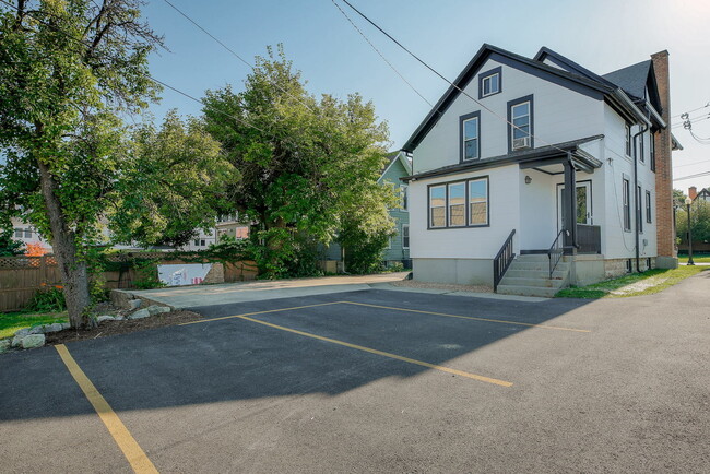 Building Photo - 2 West St