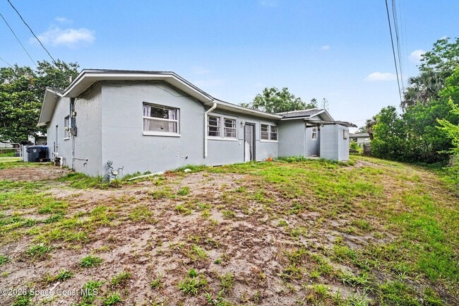 Building Photo - 2425 Heritage Dr