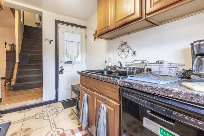 Building Photo - AVAILABLE AUGUST 2026