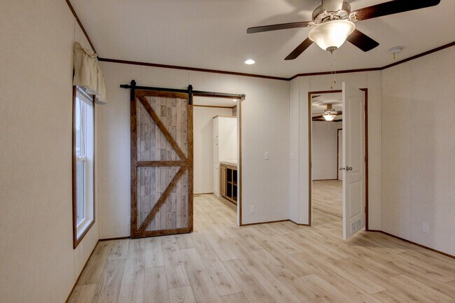 Building Photo - 295 Seays Rd