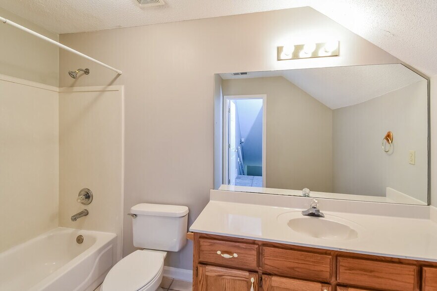 Building Photo - 13096 Claybourne Cove