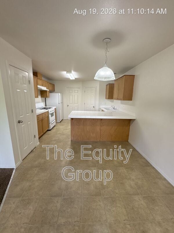 Building Photo - 4223 W Walnut Ave