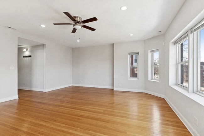 Building Photo - 7515 S Essex Ave