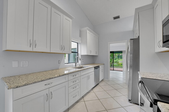 Building Photo - 6565 Las Flores Dr