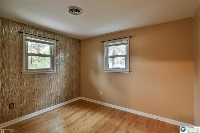 Building Photo - 900 Mine Lane Rd