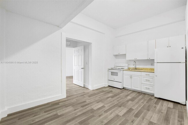 Building Photo - 2300 W Flagler St