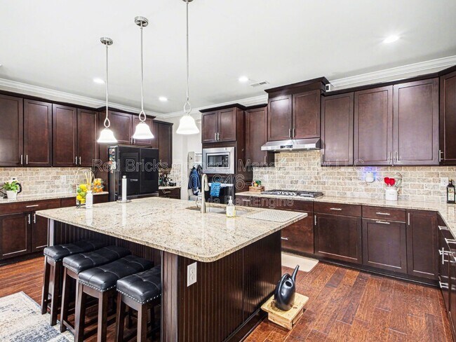 Building Photo - 8742 Whitehawk Hill Rd