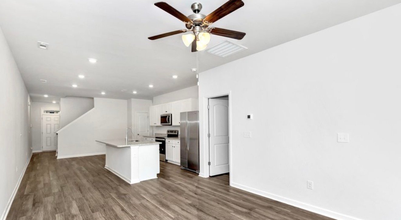 Building Photo - 217 Bay Pine Dr
