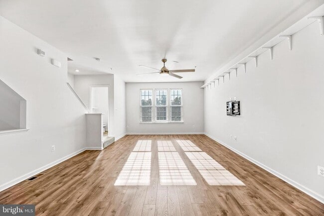 Building Photo - 43858 Eucalyptus Way