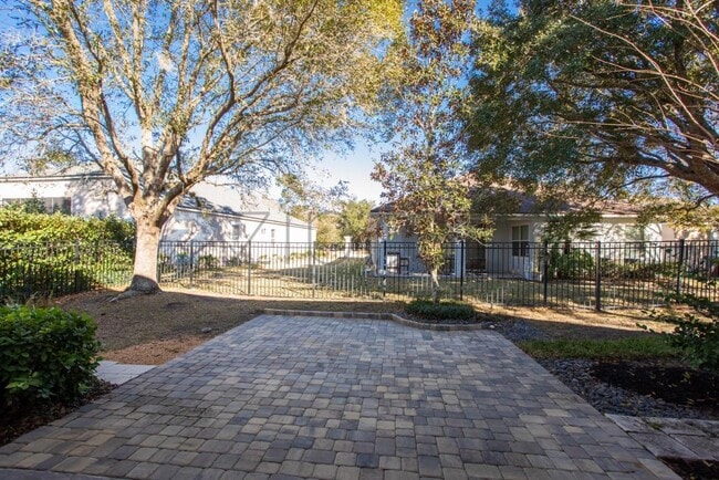 Building Photo - 932 Gallier Pl