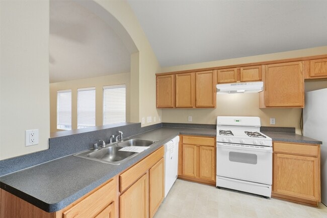 Building Photo - 19907 Parkstone Bend Ln