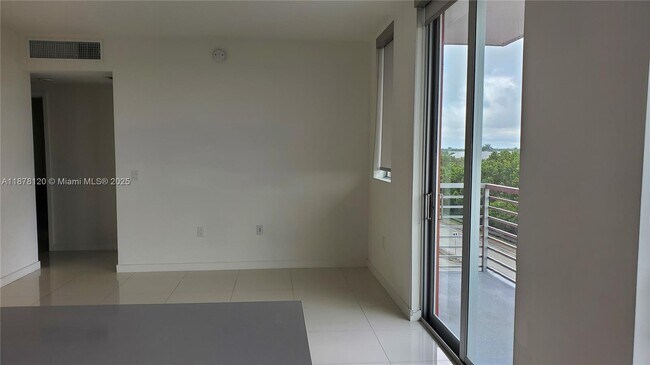 Building Photo - 7875 NW 107th Ave