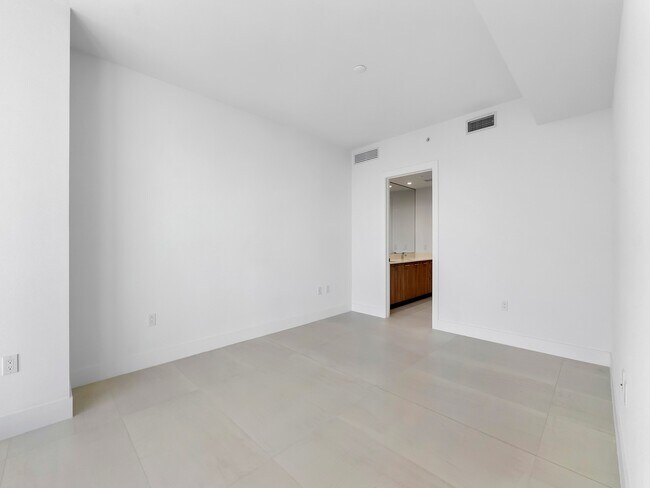 Building Photo - 153 Seabreeze Blvd