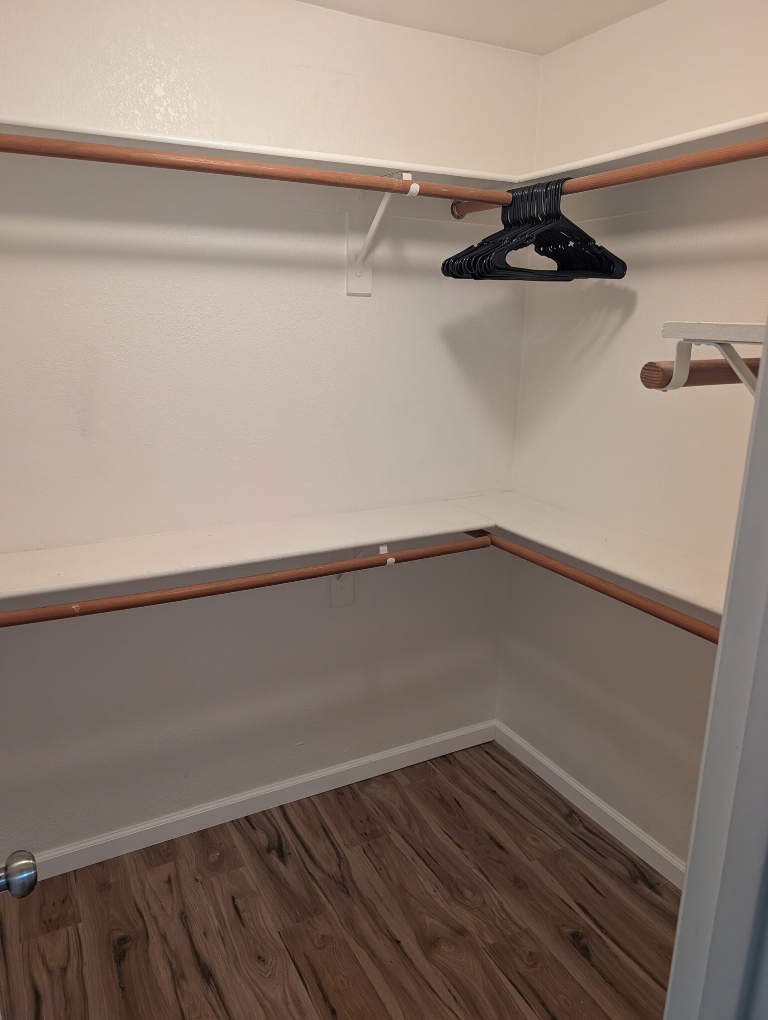 Building Photo - 1120 N Val Vista Dr