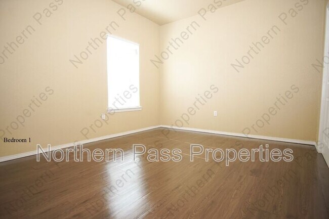 Building Photo - 8685 N Loop Dr