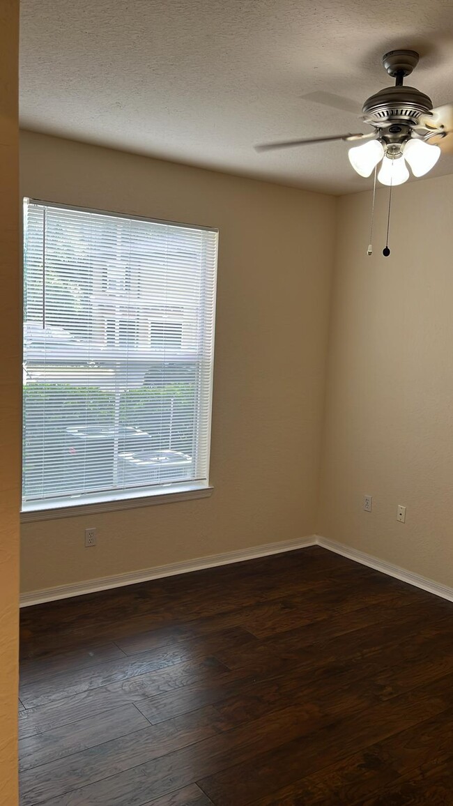 Building Photo - 6071 Westgate Dr