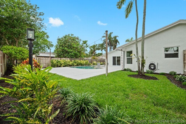 Building Photo - 561 SW 168th Terrace