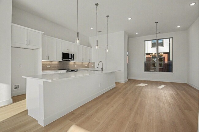 Building Photo - 2524 Havenhurst St