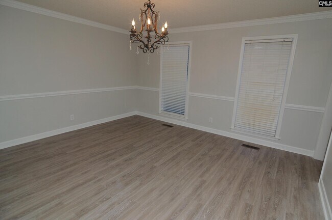 Building Photo - 123 Valley Springs Rd