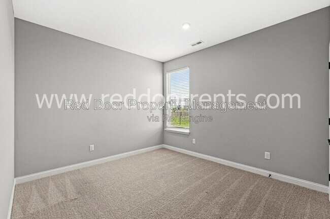 Building Photo - 15648 W Rail Dr