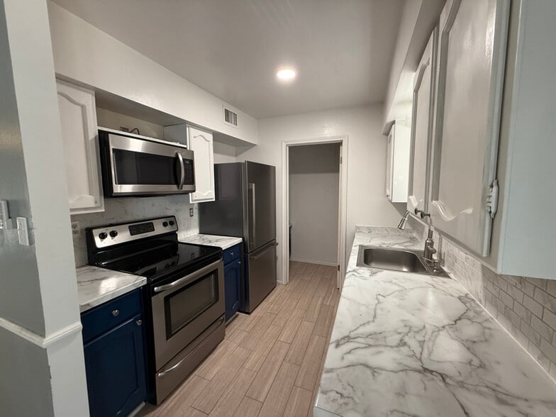 Building Photo - 130 Mimosa Pl