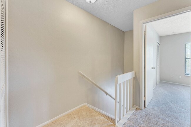 Building Photo - Newly Renovated 2/2.5 Townhome in Winter S...