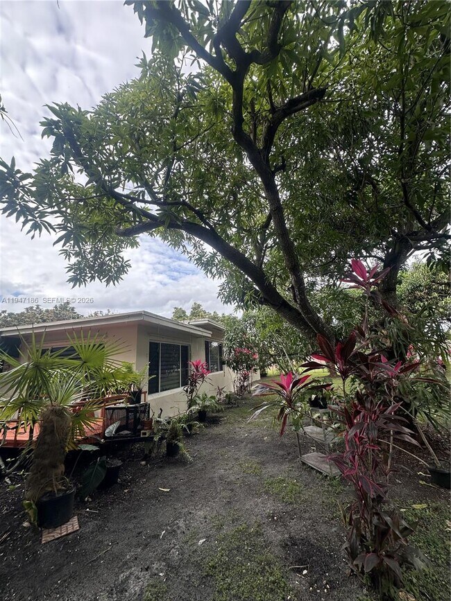 Building Photo - 3100 SW 97th Ave