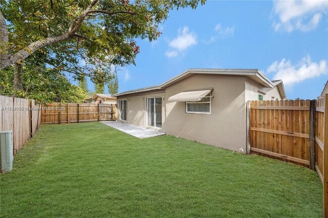 Building Photo - 841 SW 63rd Ave