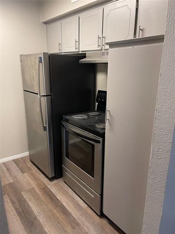 Building Photo - 2211 S Vernon Ave