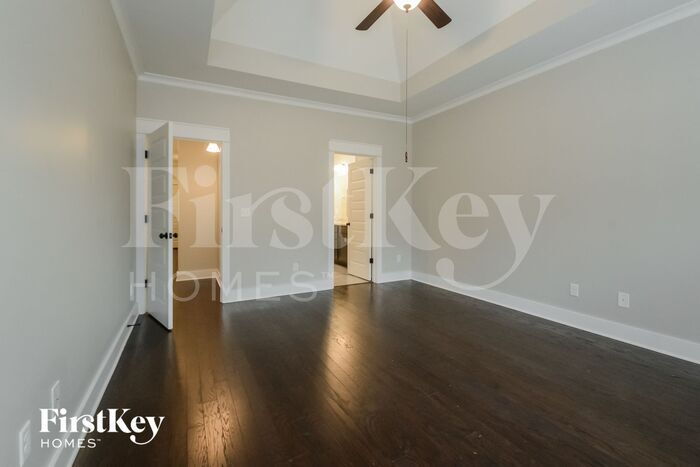 Building Photo - 1441 Valley Trace