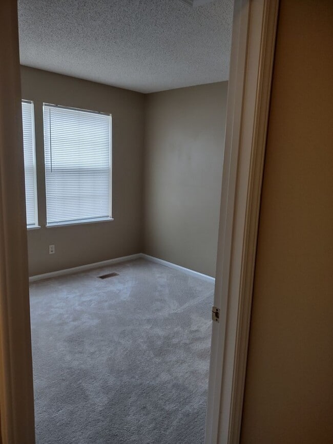 Building Photo - Lovely Upgraded Tri Level Home in Irmo!