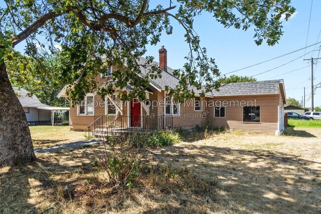 Building Photo - 2627 N Martin St