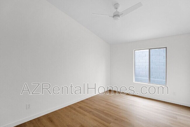 Building Photo - 10431 E Morning Star Dr