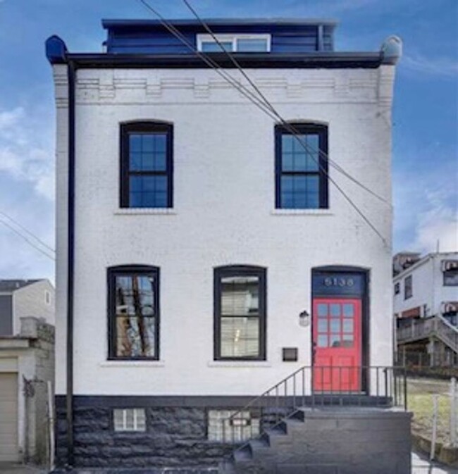 Primary Photo - Beautiful 3 bed, 2.5 bath, luxury Lawrence...