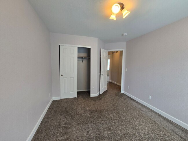 Building Photo - Charming 3BR House in Aurora