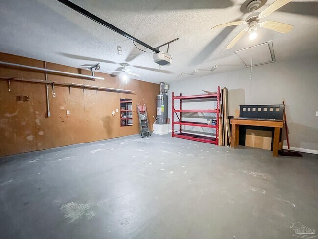 Building Photo - 9049 Bluebay Ln