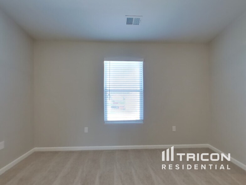 Building Photo - 260 Belcaro Dr
