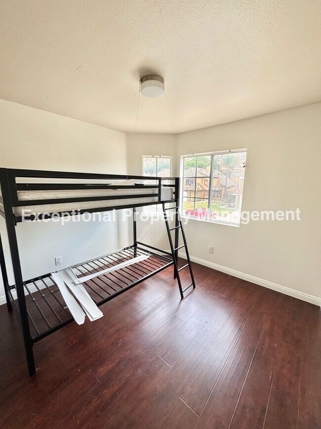 Building Photo - 16202 Trailwinds Dr