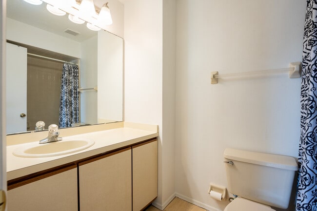 Building Photo - 159 Ivy Ln