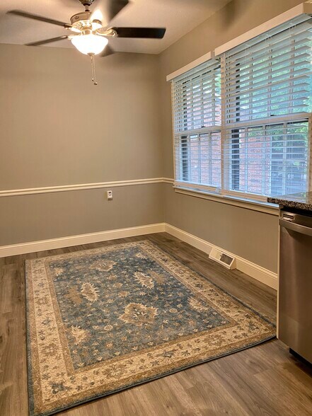 Eat-in kitchen area - 1202 NW 6th St