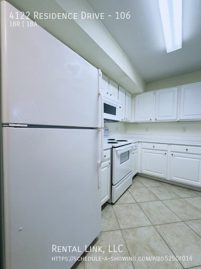 Building Photo - 4122 Residence Drive