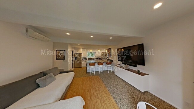 Building Photo - 5339 Berkeley Rd