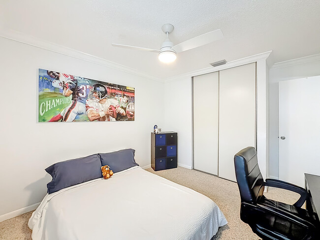 Building Photo - 2846 Carambola Cir S