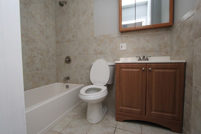 Building Photo - 32 W Market St